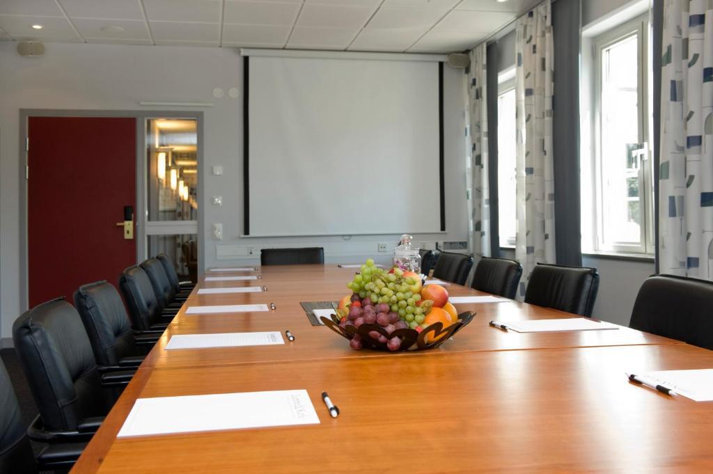 Lumber & Karle Hotel Kvanum Ngoại thất bức ảnh